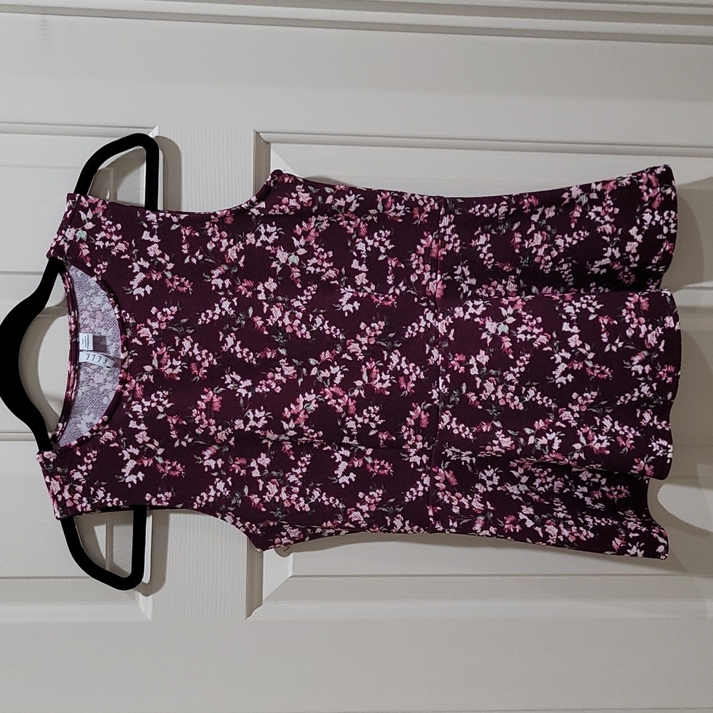 ELLE Floral Burgundy Sleeveless Fitted Top Size XS